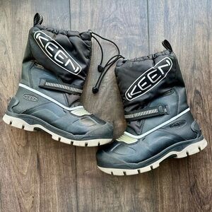 KEEN Kids Snow Troll Waterproof Insulated Winter Boots - Size 2 - Black Silver